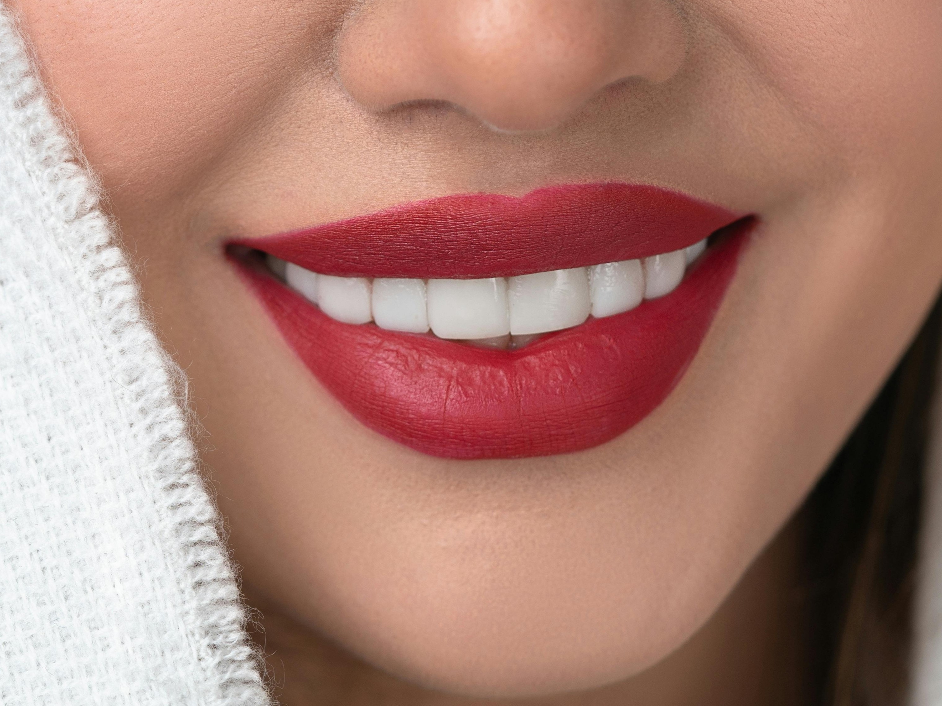 Efekty wybielania zębów – jak długo się utrzymują i jak je przedłużyć?